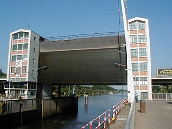 Elbschleuse Geesthacht jpg